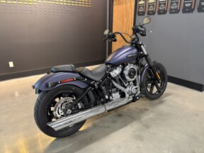 2025 Harley-Davidson® Street Bob® Purple Abyss Denim w/Cast Wheels thumb 2