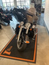 2014 Harley-Davidson® Electra Glide® Ultra Classic® FLHTCU thumb 1