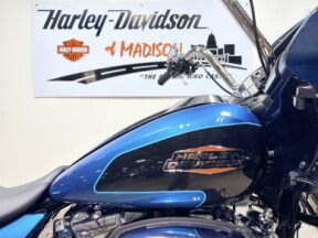 2026 FLTRX Harley-Davidson® Road Glide® Teal Thunder / Vivid Black Chrome Trim thumb 2