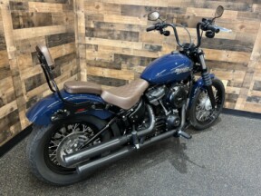 2019 Harley-Davidson® Street Bob® Billiard Blue FXBB thumb 2