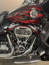 2022 Harley-Davidson® CVO™ Tri Glide® Dante’s Red Fade thumb 1