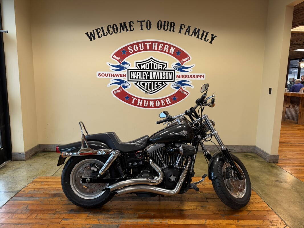 2009 Harley-Davidson® Fat Bob® Black Pearl