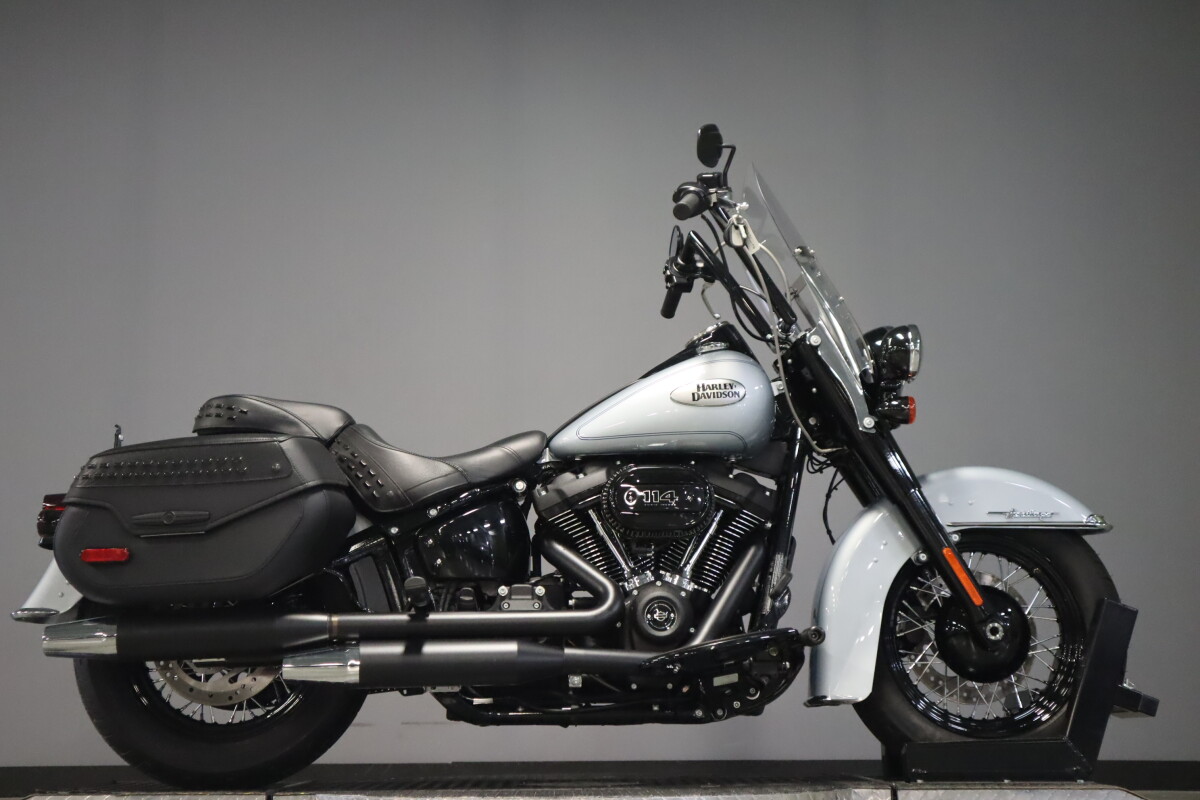 2024 Harley-Davidson® Heritage Classic Atlas Silver Metallic