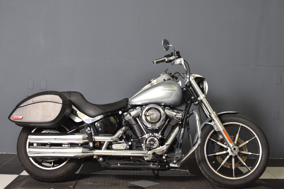 2019 Harley-Davidson® Low Rider® Barracuda Silver | Desert Wind