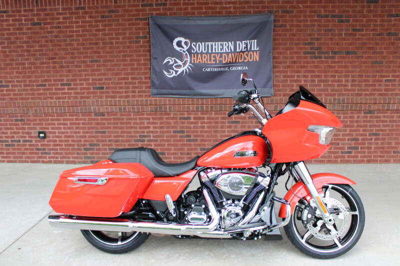 2026 Harley-Davidson® Road Glide® Blood Orange Chrome Trim