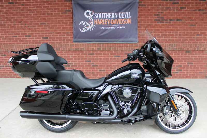2026 Harley-Davidson® Street Glide Limited Vivid Black Black Trim