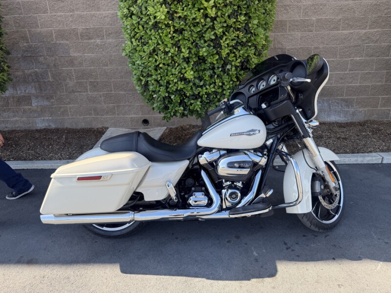 FLHX 2022 Street Glide®