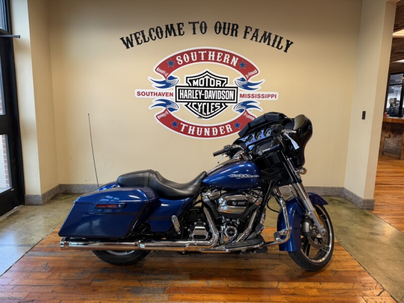 2017 Harley-Davidson® Street Glide® Special Superior Blue