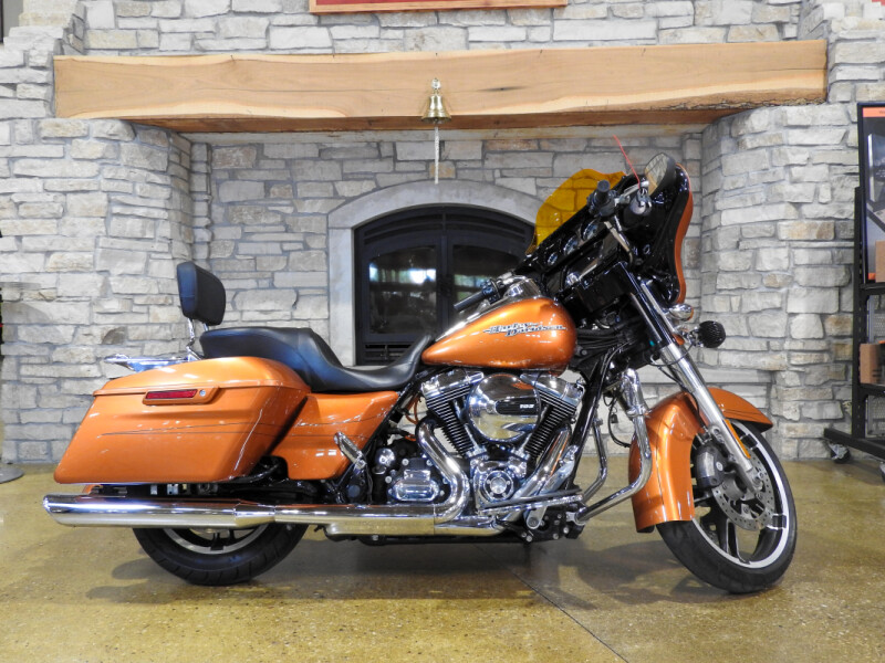 Harley-Davidson® Street Glide® Special 2015 FLHXS AMBER WHISKEY W/ PINSTRIPE