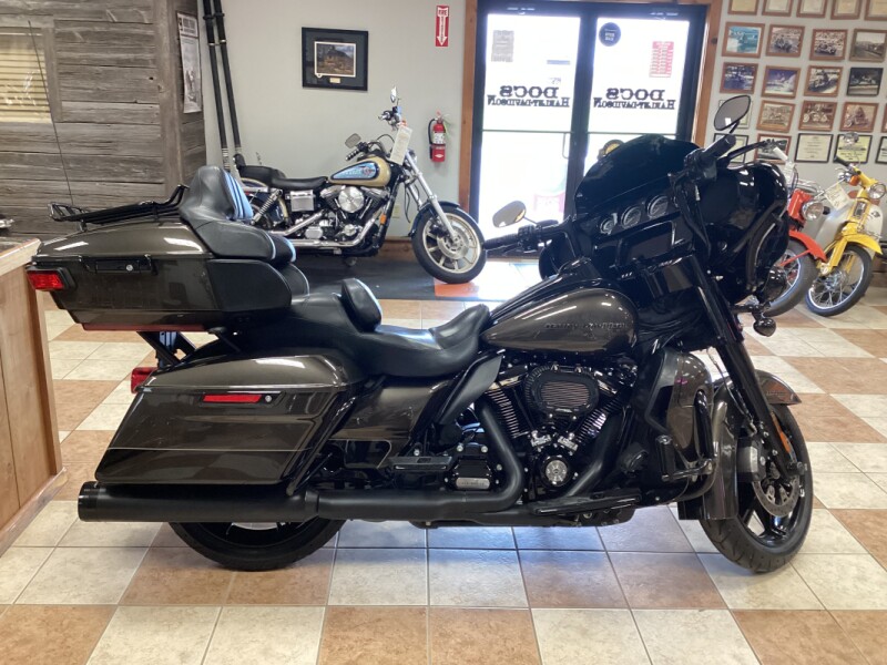 2020 Harley-Davidson® Ultra Limited River Rock Gray/Vivid Black