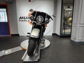 2018 Harley-Davidson® Heritage Classic thumb 2