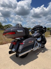 2017 Harley-Davidson® Ultra Limited FLHTK  thumb 3