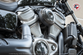 2024 Harley-Davidson® Nightster® Vivid Black thumb 2