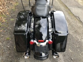 2023 Harley-Davidson® Street Glide® Vivid Black thumb 1