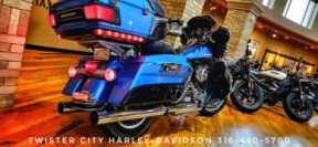 2011 Harley-Davidson® Electra Glide® Ultra Limited, FLHTK thumb 1