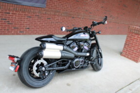 2026 Harley-Davidson® Sportster® S Vivid Black Black Trim thumb 2