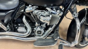 2020 Harley-Davidson® Street Glide® thumb 2