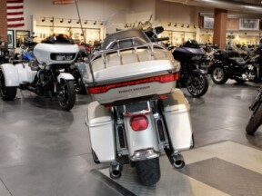 2018 Harley-Davidson Ultra Limited Grand American Touring thumb 1
