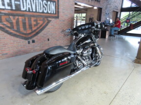 2019 Harley-Davidson® Street Glide® FLHX thumb 1
