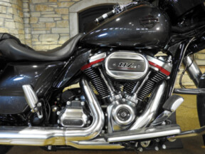 Harley-Davidson® CVO™ Street Glide® 2020 FLHXSE BLACK STARDUST thumb 1