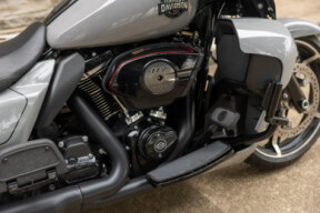 2025 Harley-Davidson® Street Glide™ Ultra FLHXU thumb 2