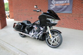 2026 Harley-Davidson® Road Glide® Vivid Black Chrome Trim thumb 3
