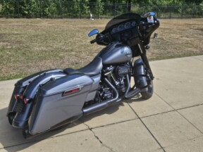 2021 Harley-Davidson® Street Glide® Special Gauntlet Gray Metallic - Black Finish thumb 3