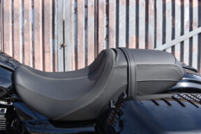 2026 Harley-Davidson® Road Glide® FLTRX thumb 2