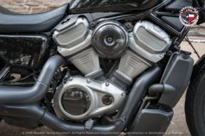 2024 Harley-Davidson® Nightster® Vivid Black thumb 3