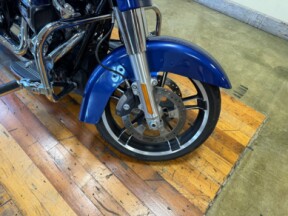 2017 Harley-Davidson® Street Glide® Special Superior Blue thumb 0