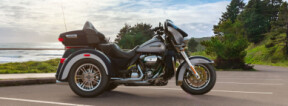 2019 Harley-Davidson® Tri Glide® Ultra Midnight Blue/Barracuda Silver thumb 1