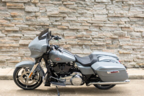 2026 Harley-Davidson® Street Glide® FLHX thumb 3