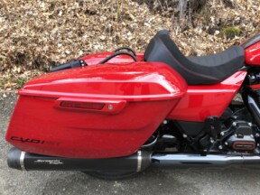 2025 Harley-Davidson® CVO™ Road Glide™ ST Rally Red thumb 2
