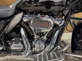 2021 Harley-Davidson® Street Glide® Vivid Black  FLHX thumb 2