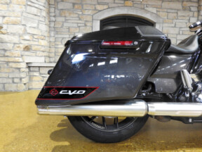 Harley-Davidson® CVO™ Street Glide® 2020 FLHXSE BLACK STARDUST thumb 0