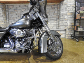 Harley-Davidson® Street Glide® 2013 FLHX CHRM YELLOW PRL thumb 2