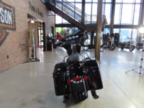2019 Harley-Davidson® Street Glide® FLHX thumb 0