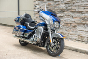 2017 Harley-Davidson® Ultra Limited FLHTK  thumb 3