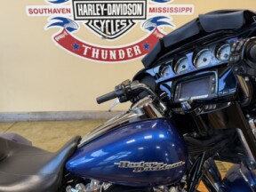 2017 Harley-Davidson® Street Glide® Special Superior Blue thumb 3