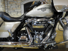 Harley-Davidson® Road Glide® 2018 FLTRX HC SHATTEREDFLK thumb 1