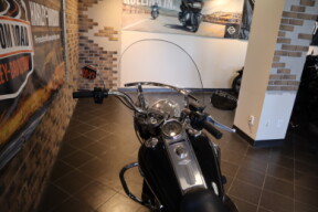 2016 Road King® (FLHR) thumb 1