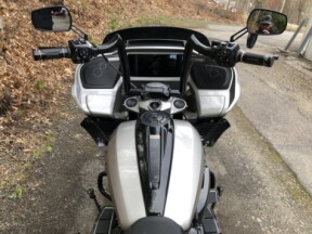 2023 Harley-Davidson® CVO™ Road Glide® Dark Platinum w/Pinstripe thumb 0