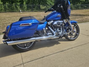 2025 Harley-Davidson® Street Glide® Blue Burst thumb 3