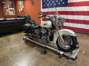 Harley-Davidson® Softail Deluxe® 2014 FLSTN MOROCCO GOLD W/ PINSTRIPE thumb 2