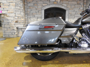 Harley-Davidson® Street Glide® 2013 FLHX CHRM YELLOW PRL thumb 0