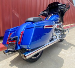 2025 Harley-Davidson<sup>®</sup> Street Glide® Blue Burst thumb 2