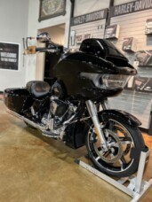 FLTRX 2025 Road Glide™ thumb 1