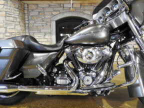 Harley-Davidson® Street Glide® 2013 FLHX CHRM YELLOW PRL thumb 1