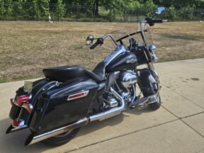 2014 Police Road King Exclusive - Vivid Black - Peace Officer thumb 3