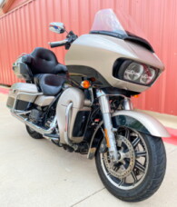 2018 Harley-Davidson® Road Glide® Ultra FLTRU thumb 2